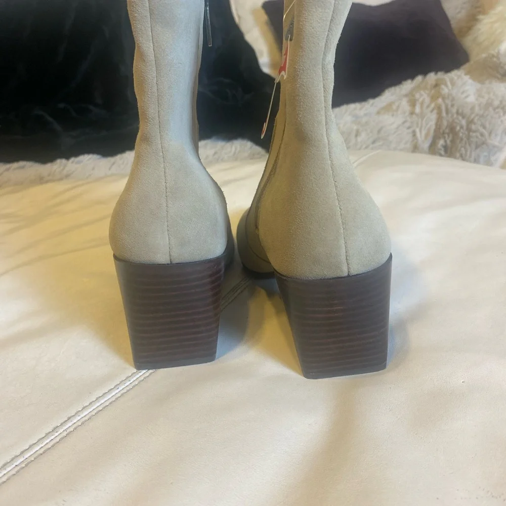 $179 NEW BLONDO Sadie Waterproof Bootie Taupe Suede Size 10 BLOCK HEEL SQAURE - Picture 7 of 14